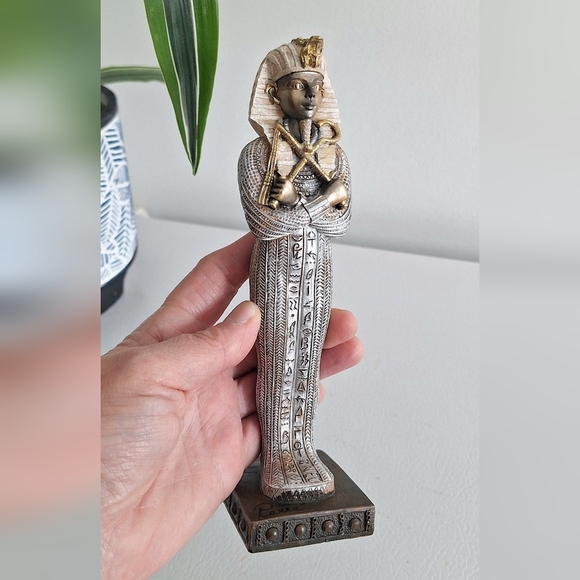 Figurine of Pharaoh Tutankhamun - Picture 7 of 11